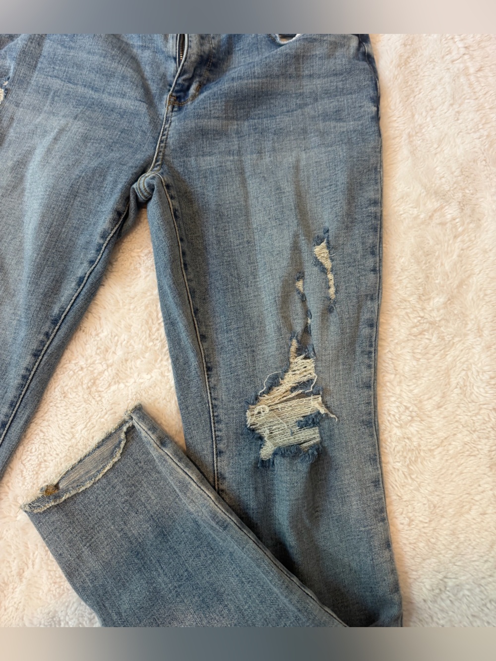 Judy Blue Light Blue Distressed Skinny Jeans